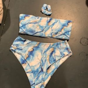 Women’s blue marble bikini. Size Medium